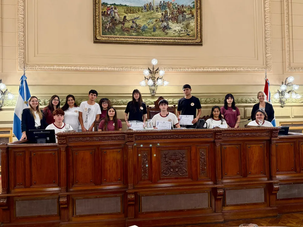 JOVENES EN EL SENADO1125