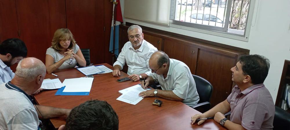 Firma de convenios obras hídricas