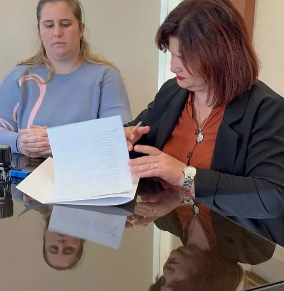 🟧IMPORTANTE FIRMA DE CONVENIO CON EL MINISTRO DE GOBIERNO E INNOVACIÓN 👉En el marco del programa _Incluir veredas_ nuestra Presidente… _ Instagram - Google Chrome 3_6_2024 20_07_05