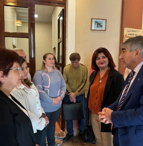 🟧IMPORTANTE FIRMA DE CONVENIO CON EL MINISTRO DE GOBIERNO E INNOVACIÓN 👉En el marco del programa _Incluir veredas_ nuestra Presidente… _ Instagram - Google Chrome 3_6_2024 20_07_14