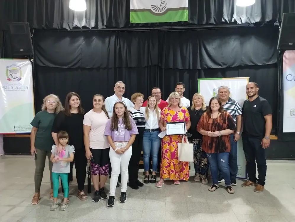 DISTINCIÓN MÓNICA BARCELÓ