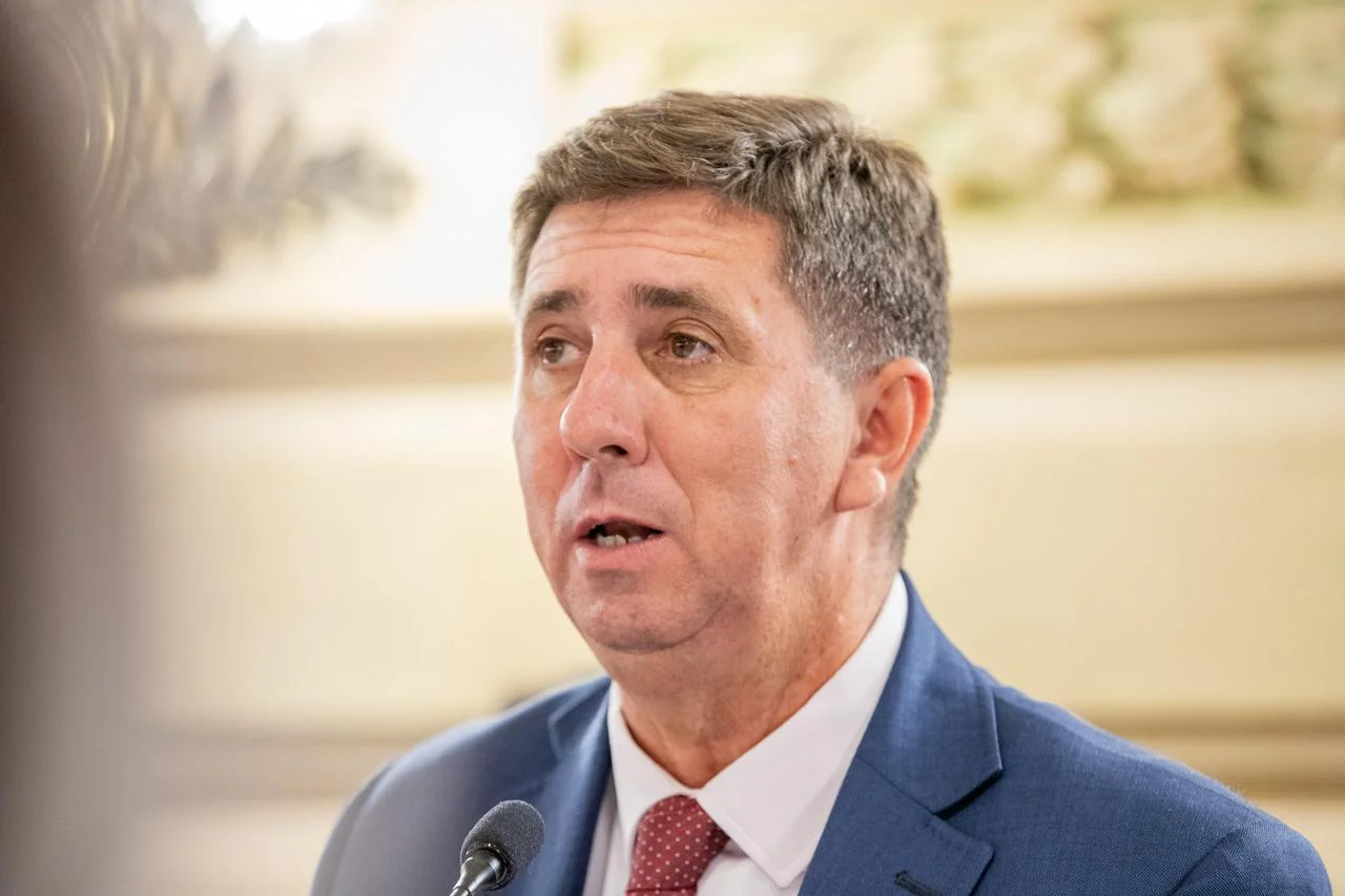 195e772b-9e48-470b-b153-29b8fc4b8855