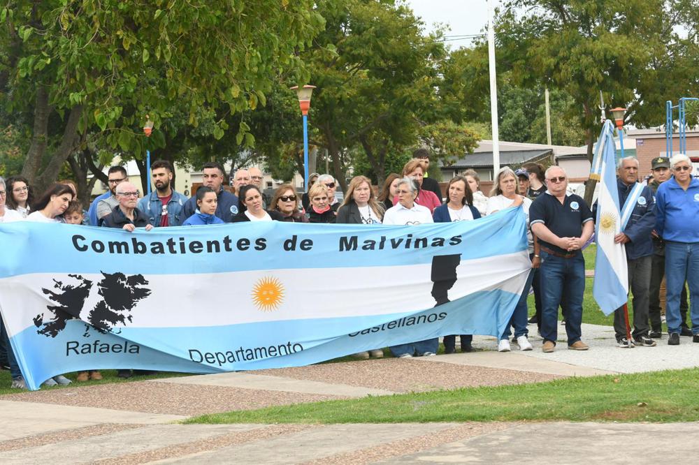 FFB35F1D-79F6-46CC-8075-3459B5B5C770