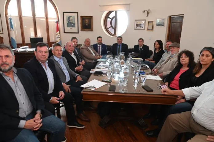 Paritaria-3-10-24b-696x464