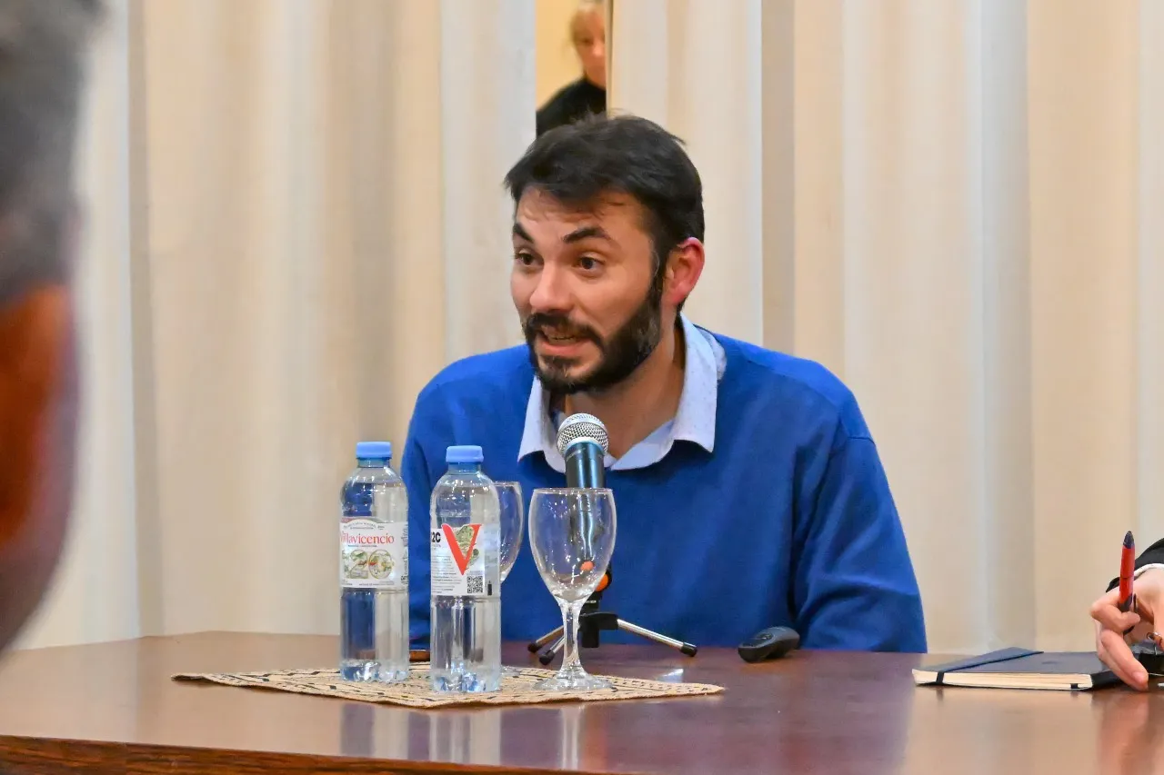 d8c4762b-35cd-4703-b00a-027d6c61d8a4