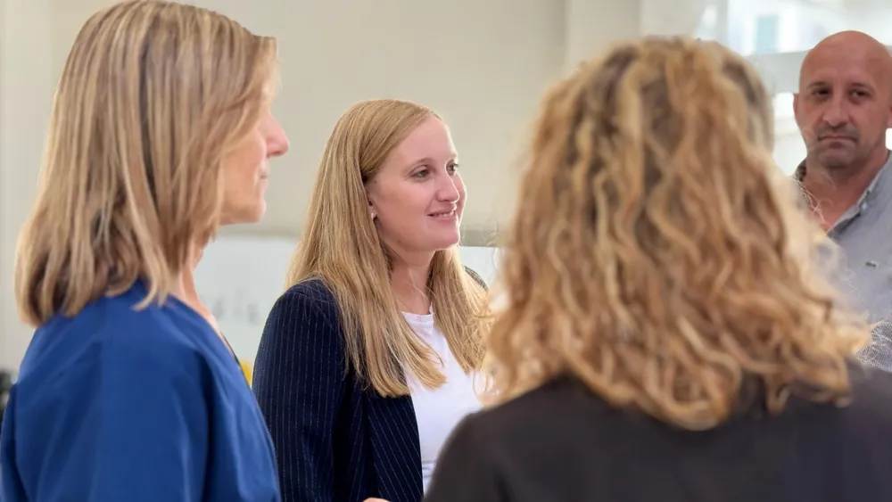 b8195fa0-ba9f-4ca6-8c94-55f512cc3d90