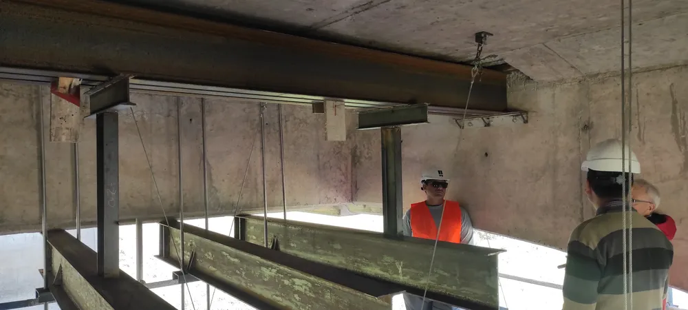 RN 11 - MONTAJE SOPORTES FIJACION DE SEGURIDAD EN APOYO PUENTE CARRETERO... (1)