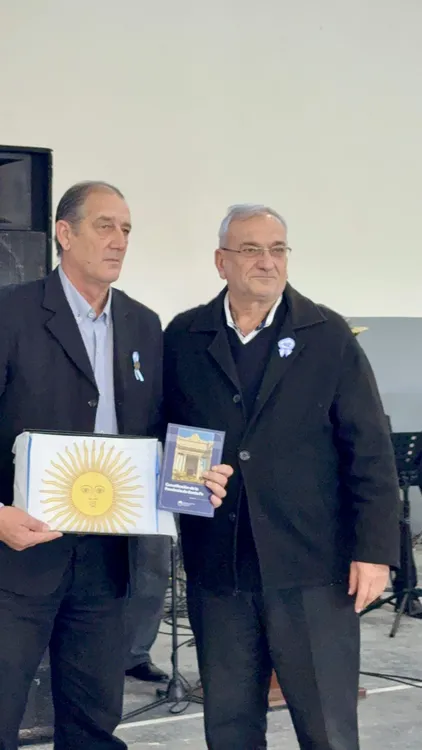 PROMESALEALTADALABANDERAALUMNOSBELLAITALIA