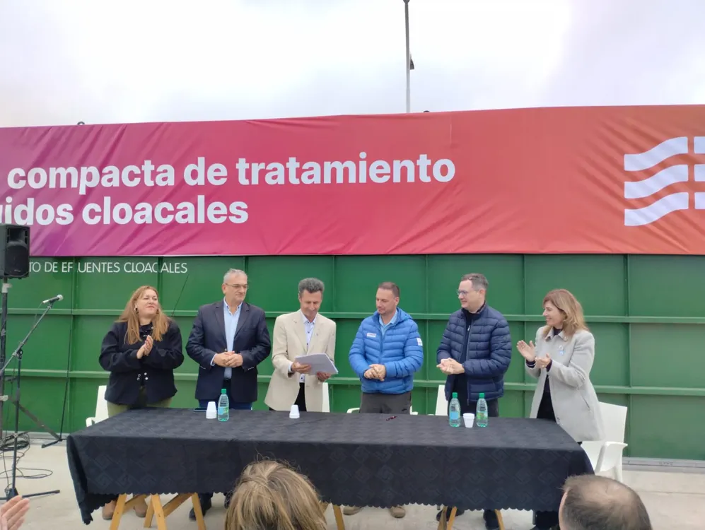 INAUGURACIÓN SERVICIOS CLOACALES TACURAL