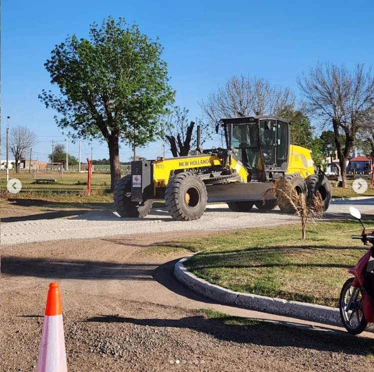 Comuna de Colonia Margarita _ 🚧AVANZAMOS CON EL PLAN DE MEJORAMIENTO EN NUESTRAS CALLES 👉A través de la colaboración de la empresa EDECA y con recursos propios… _ Instagram - Google Chrome 3_10_2024 13_36_38