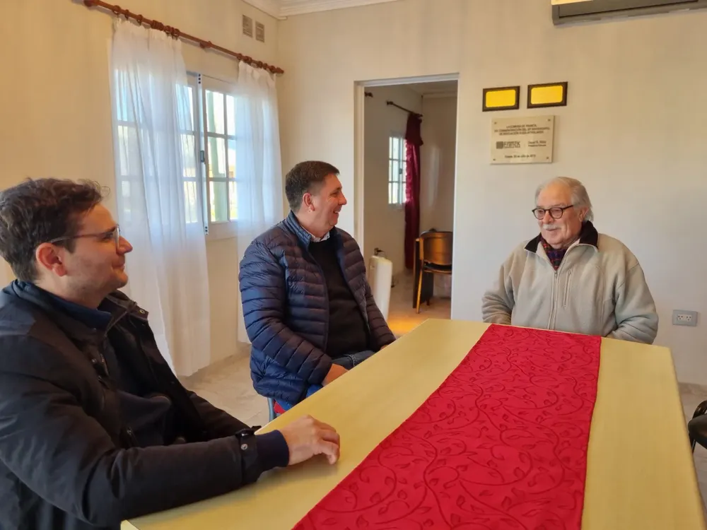 b32d9c4f-18d6-4d17-8413-03378a6bb60f