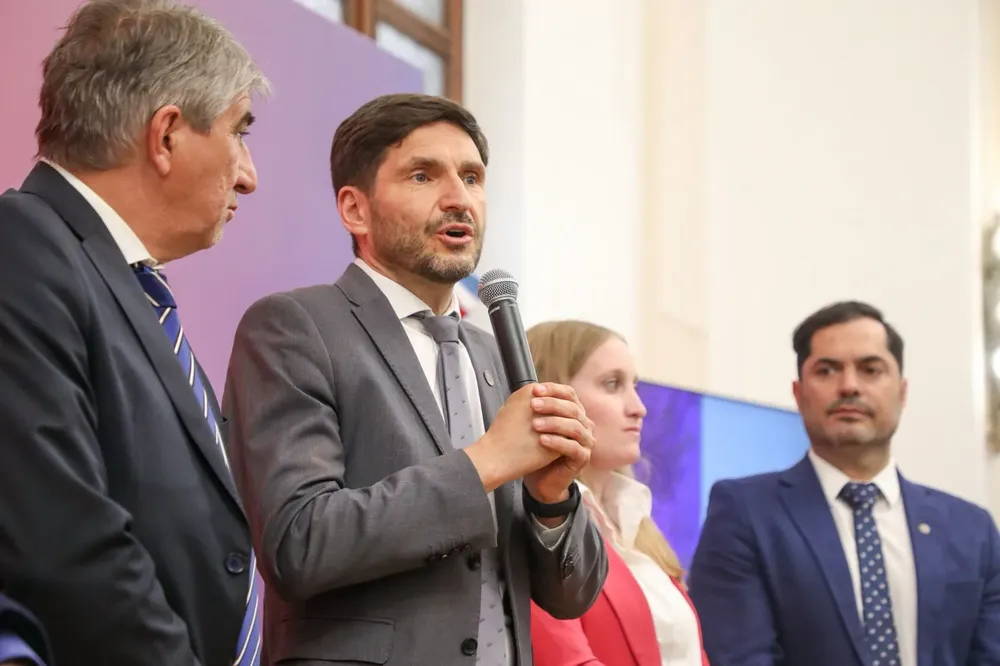 b6086151-d0c8-43f9-bea9-b22ed2f1d146