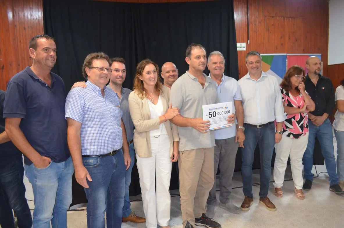 Recibe fondos consorcio Vignaud