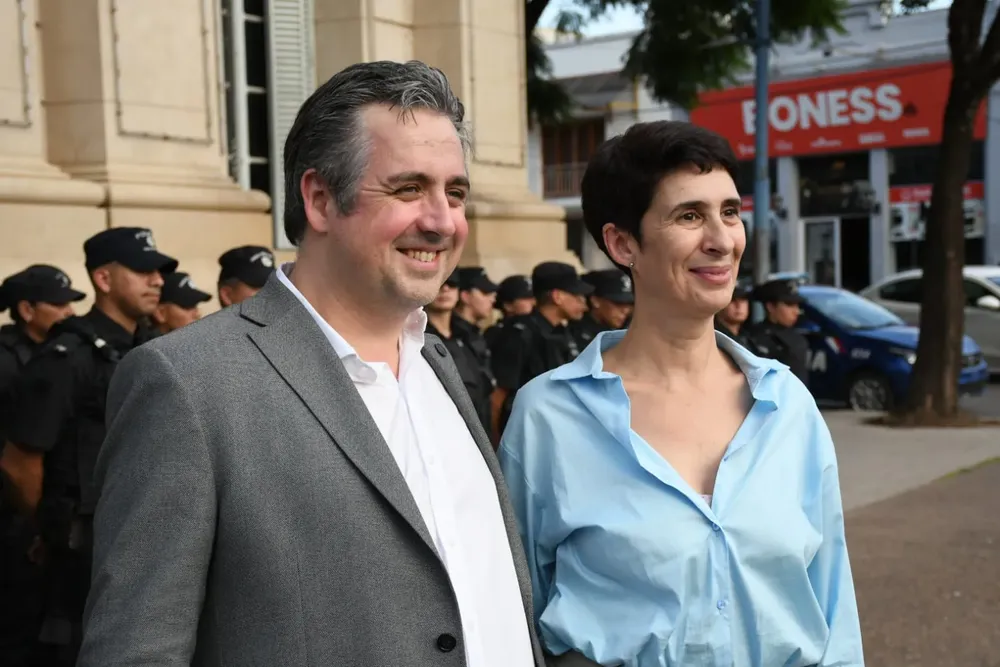 f9275820-9feb-41c1-a699-2bc31beaaa28