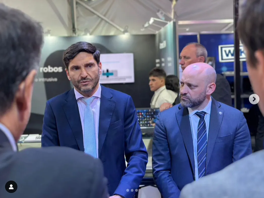 Gobierno de Santa Fe _ 🤝🏻 “Santa Fe puede ser un socio estratégico de Vaca Muerta”, @maxipullaro En Neuquén, el gobernador junto con el ministro de Desarrollo… _ Instagram - Google Chrome 26_10_2024 19_52_51