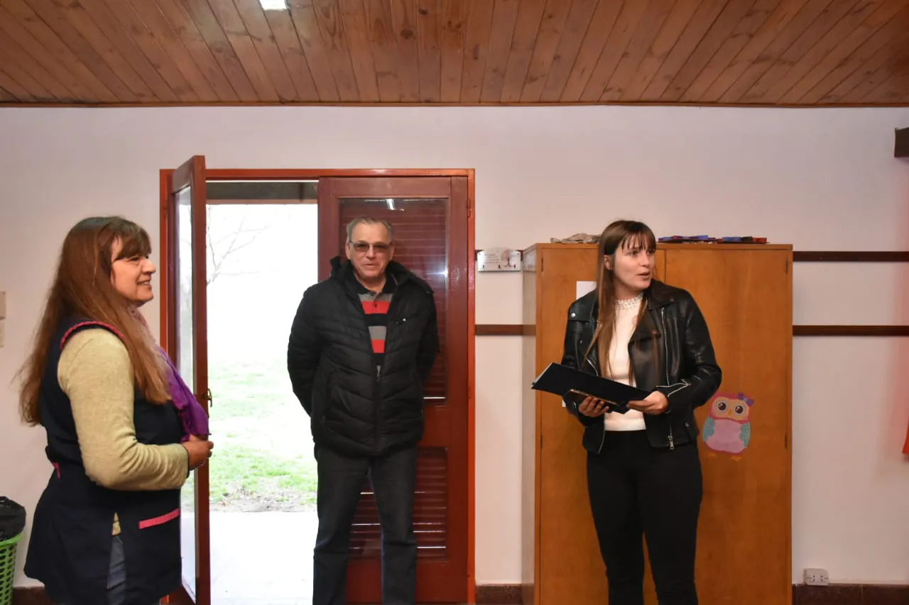 f9b6b736-5302-4533-8182-641320b33edb