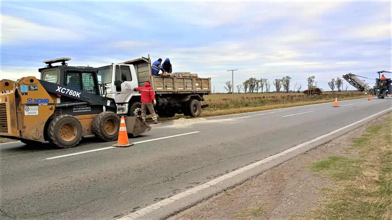 RN 11 - VIALIDAD NACIONAL CONTINUA LAS MEJORAS DESDE GOBERNADOR CRESPO H...