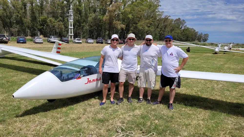 EQUIPO NACIONAL AMERICA - CLUB PLANEADORES RAFAELA - 29-5-24 (1)