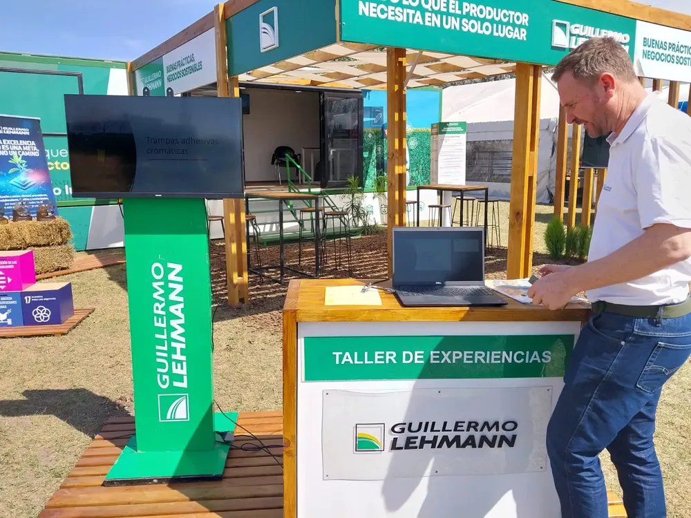 e2aa93cb-0b7b-4b09-ac60-484e10e196cd