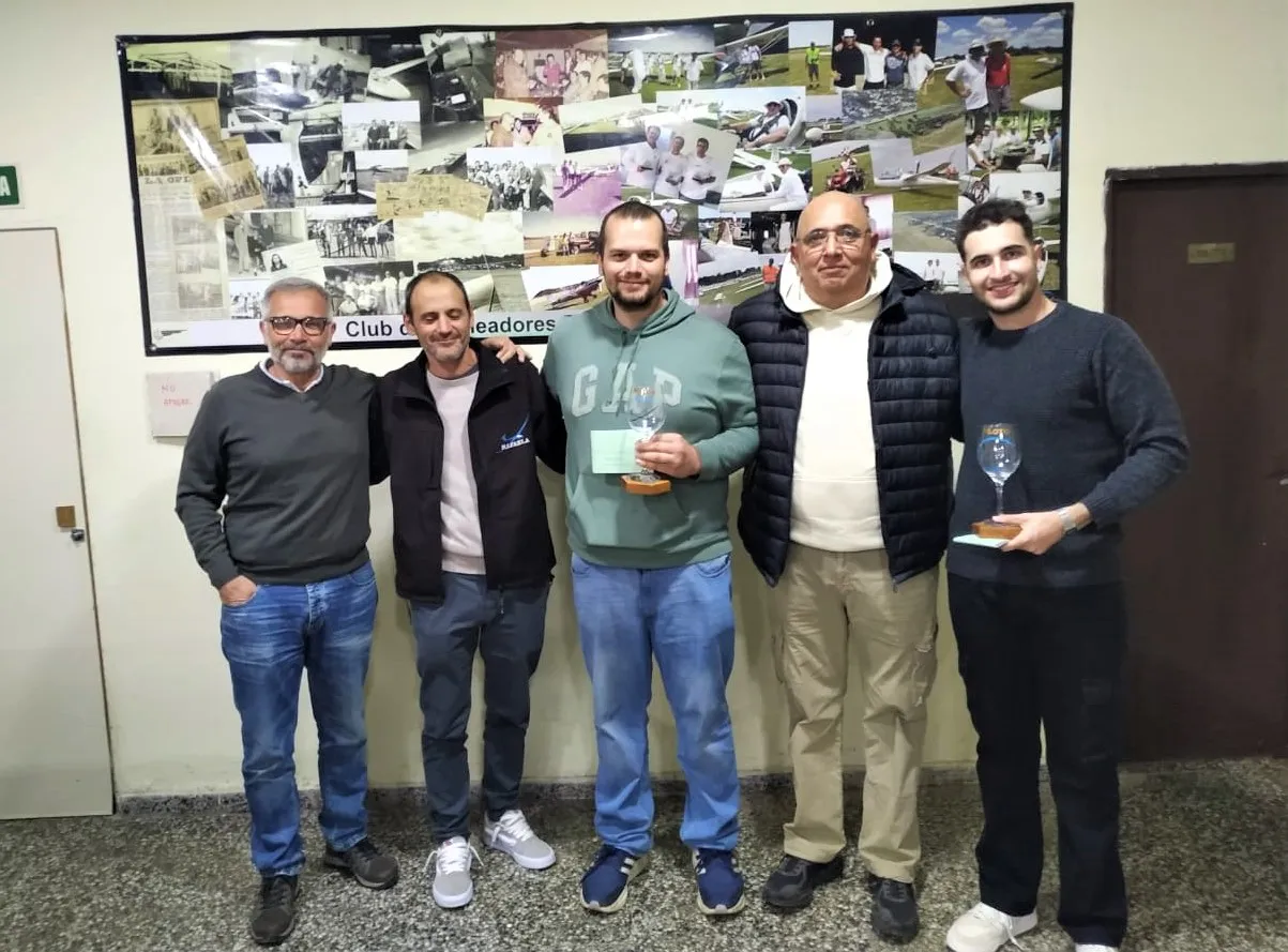 NUEVOS PILOTOS Y CAMPEONATO REGIONAL - CLUB PLANEADORES RAFAELA - 18-8-25 (1)