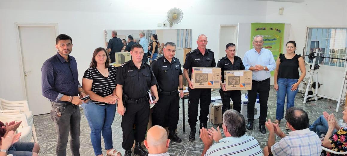 Jefe de Unidad Regional V, Secretario de Prevencion en Seguridad de la Municipalidad de Rafaela, Presidenta comunal de Josefina y autoridades policiales de comisarias