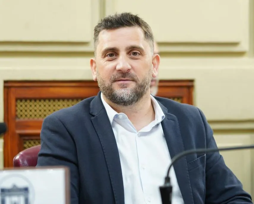 b787b0e0-9531-4915-b056-d4df73919826