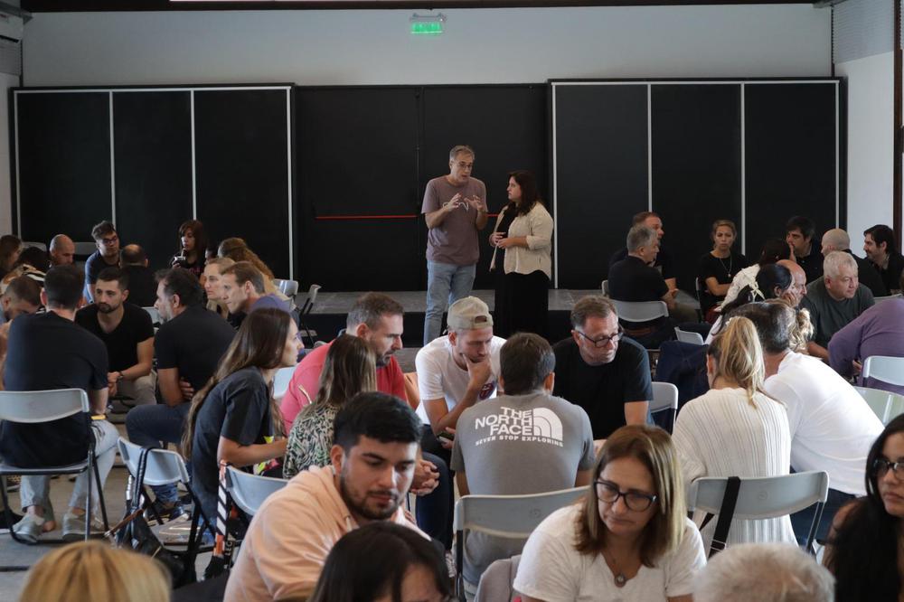 A4F527FA-482F-4B25-944C-9D59FDE959B7