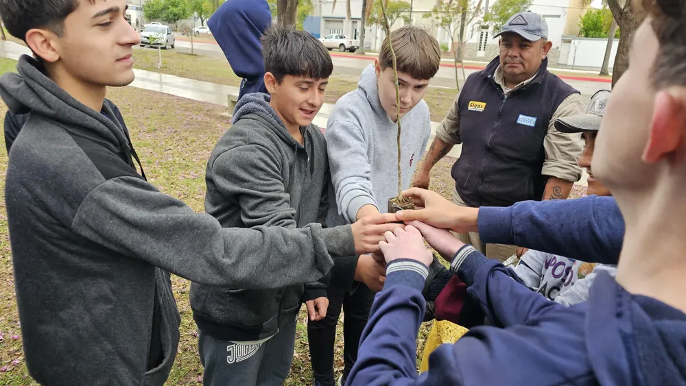 d0fcdb31-c6c6-4ec5-b5a5-06bc15df8b3b