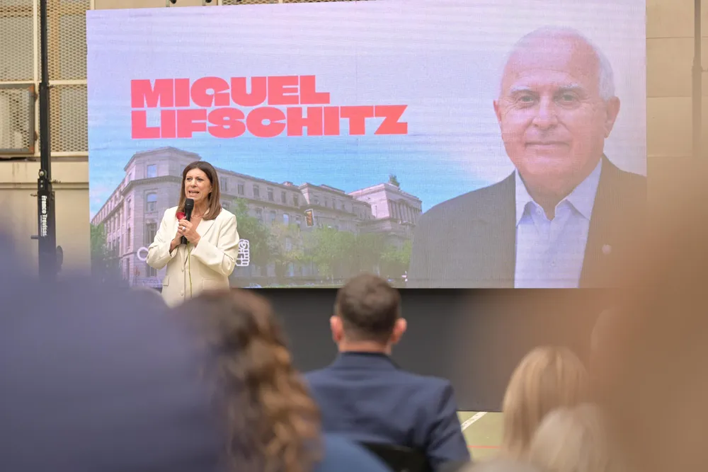 36b115d1-1c7a-486c-86e4-62e6f2ac684a